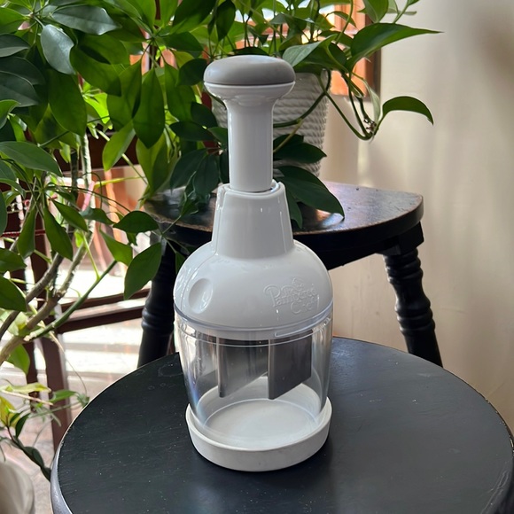 Pampered Chef Kitchen Pampered Chef Food Chopper Guc Poshmark